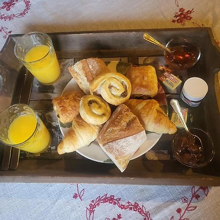 Bed and Breakfast Le Nid Des Cerfs Essert-Romand Екстер'єр фото