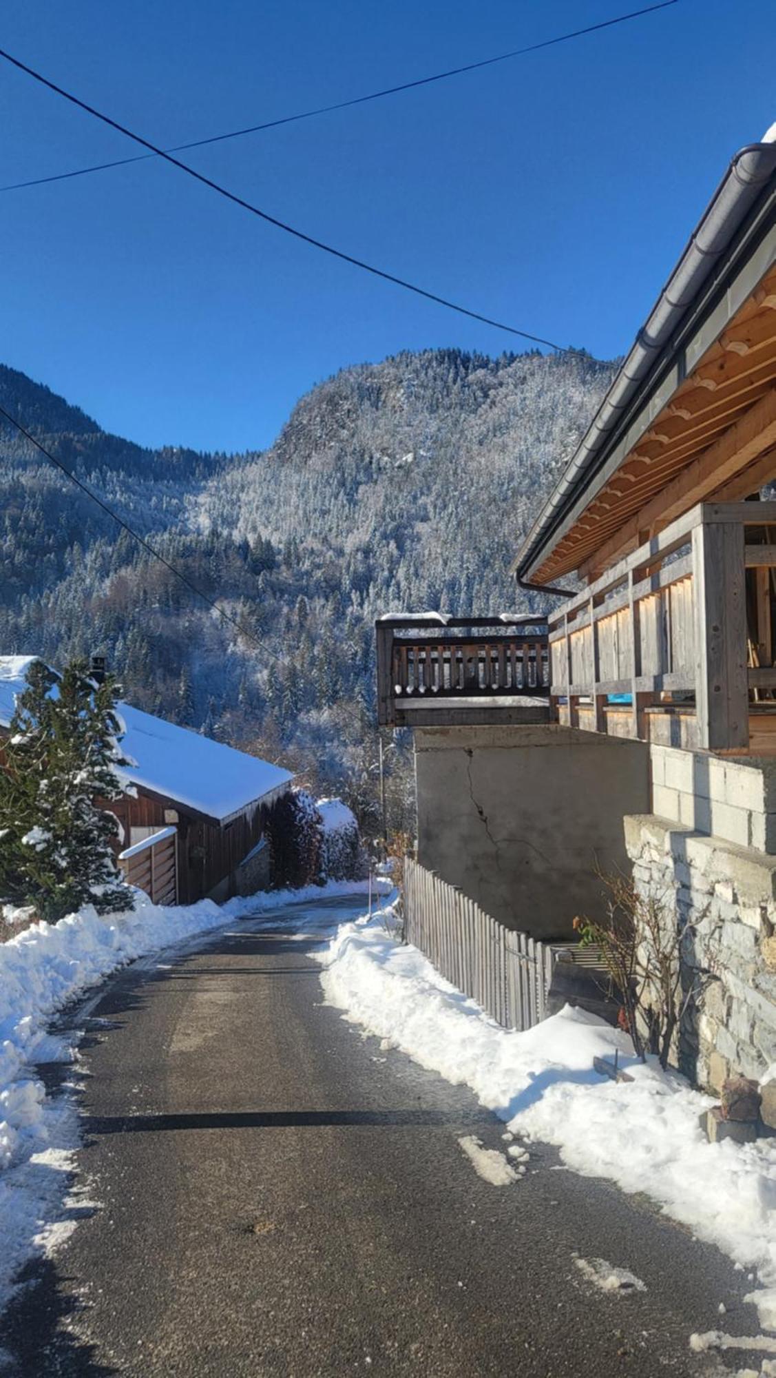 Bed and Breakfast Le Nid Des Cerfs Essert-Romand Екстер'єр фото