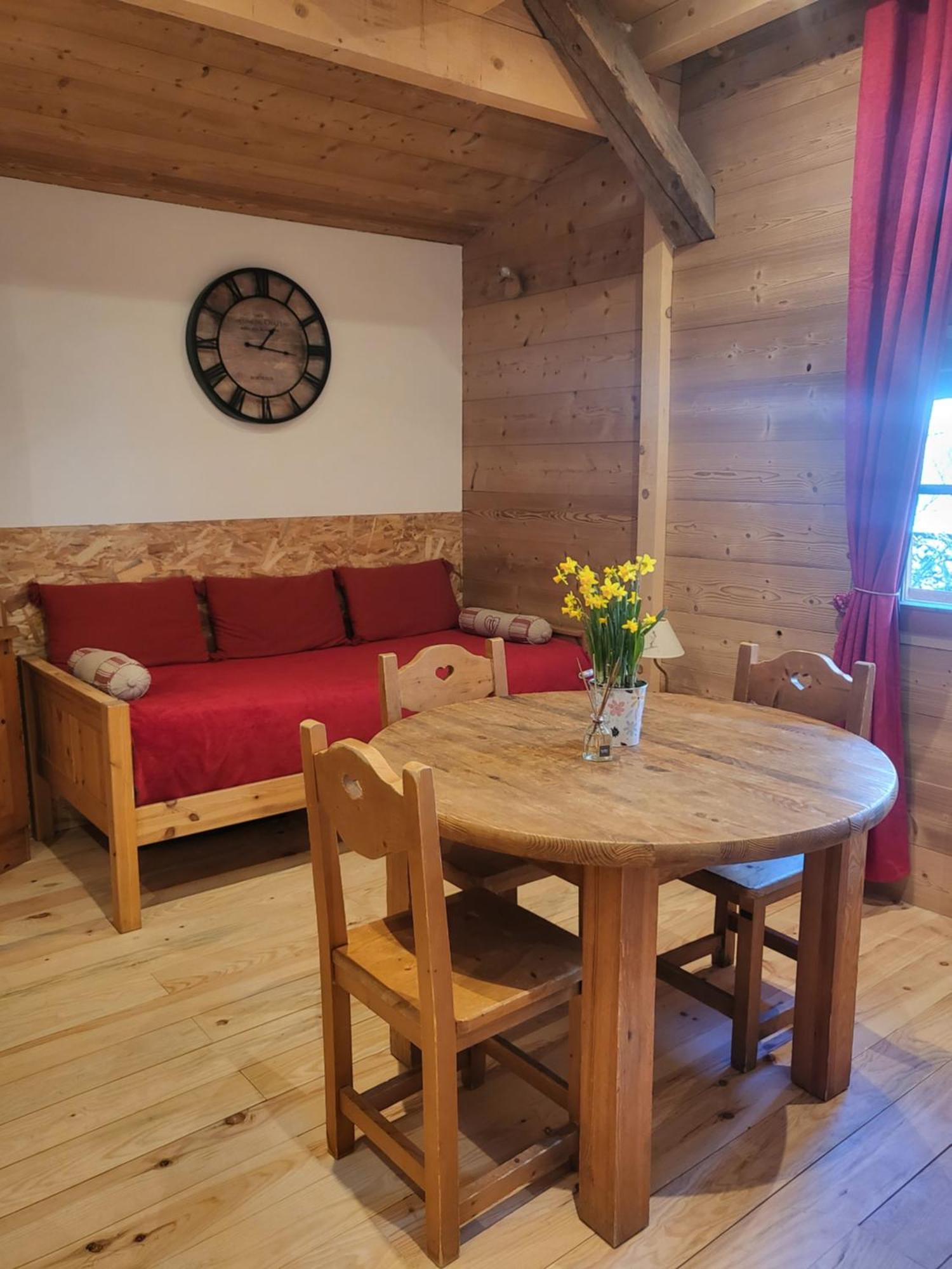 Bed and Breakfast Le Nid Des Cerfs Essert-Romand Екстер'єр фото